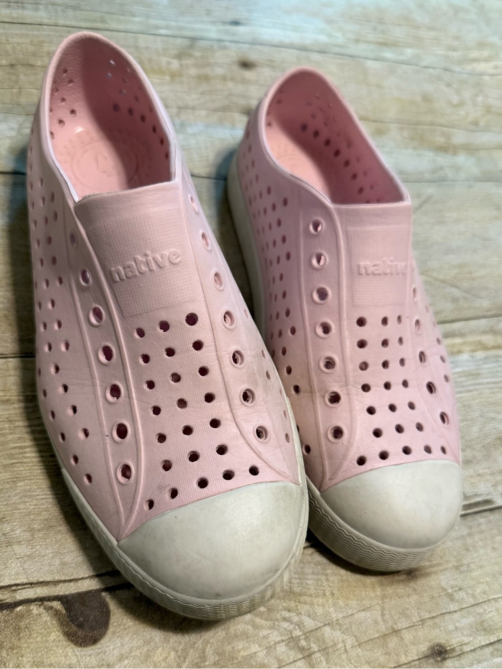 Native Jefferson Slip-On Girl’s Shoes — Soft Pink - Size J4